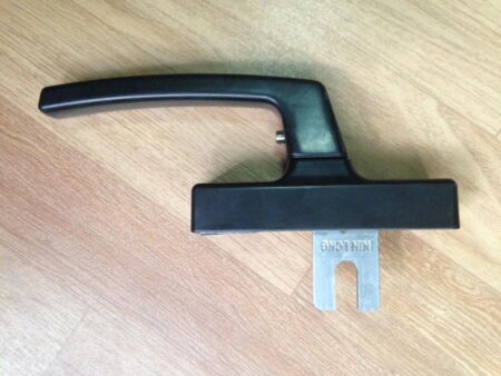 Tay đa điểm CZS319